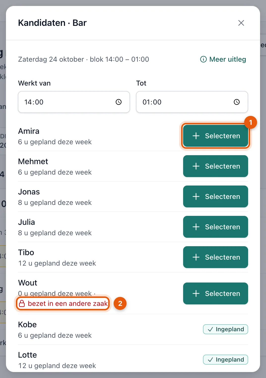 De kandidatenlijst met per medewerker de geplande uren en de knop Selecteren